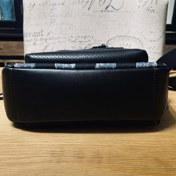 Men’s Coach West Pack - Picture 5 of 11